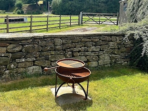 Property grounds - Broadhay (Hope Valley)