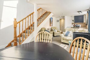 Mökki | Olohuone | Televisio, DVD-soitin