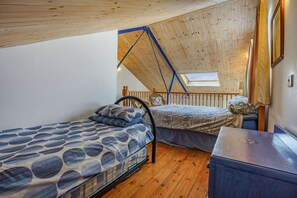 Cottage | Individually decorated, individually furnished, free WiFi