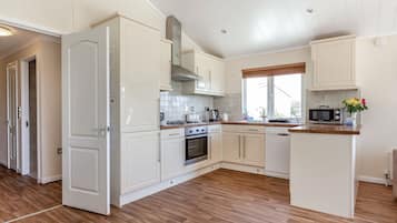 Cottage | Bếp riêng | Máy rửa bát, lò nướng bánh mì, dụng cụ nấu nướng/bát dĩa/dao nĩa