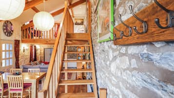 Cottage | Interior