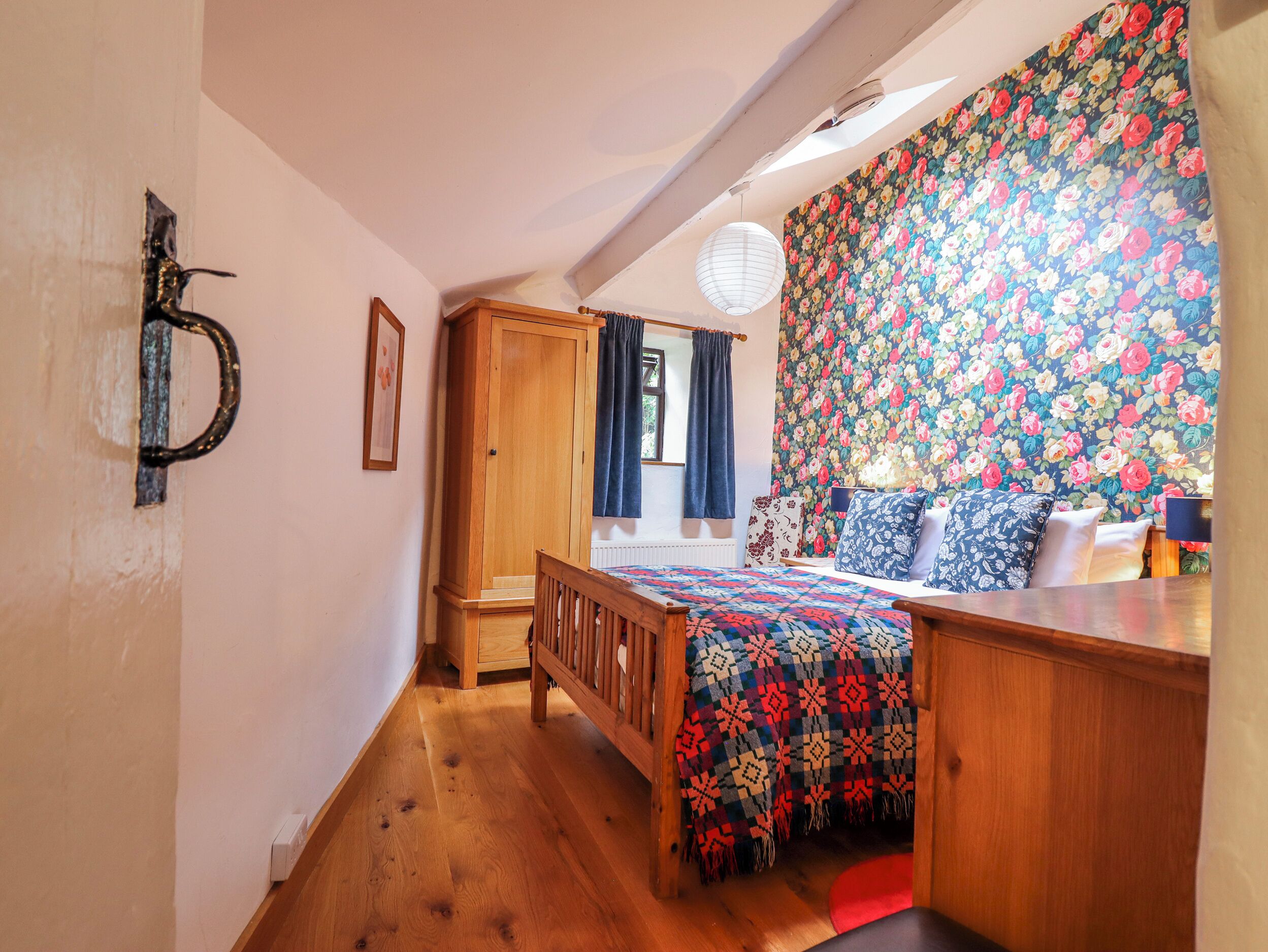 Cottage | 2 bedrooms, individually decorated, individually furnished, free WiFi
