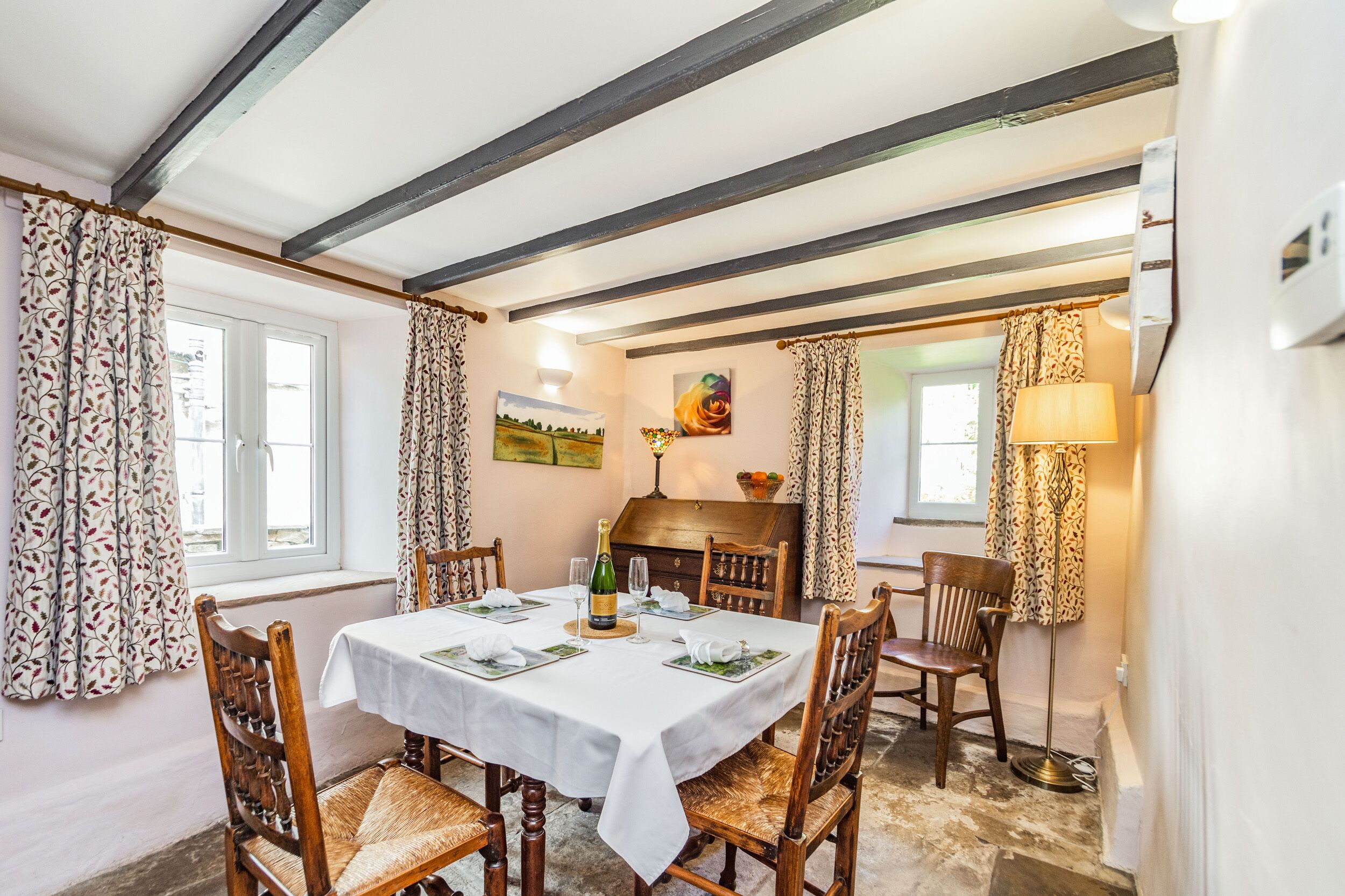 คอทเทจ | ภายใน