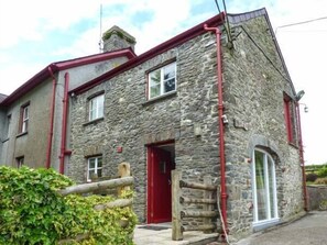 Exterior - Crud-y-barcud (Llanwrda)
