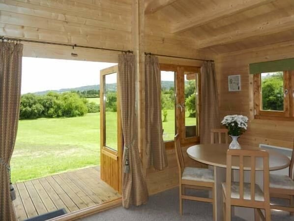 Cottage | 2 bedrooms, individually decorated, individually furnished, free WiFi - Pennylands Willow Lodge (Broadway)