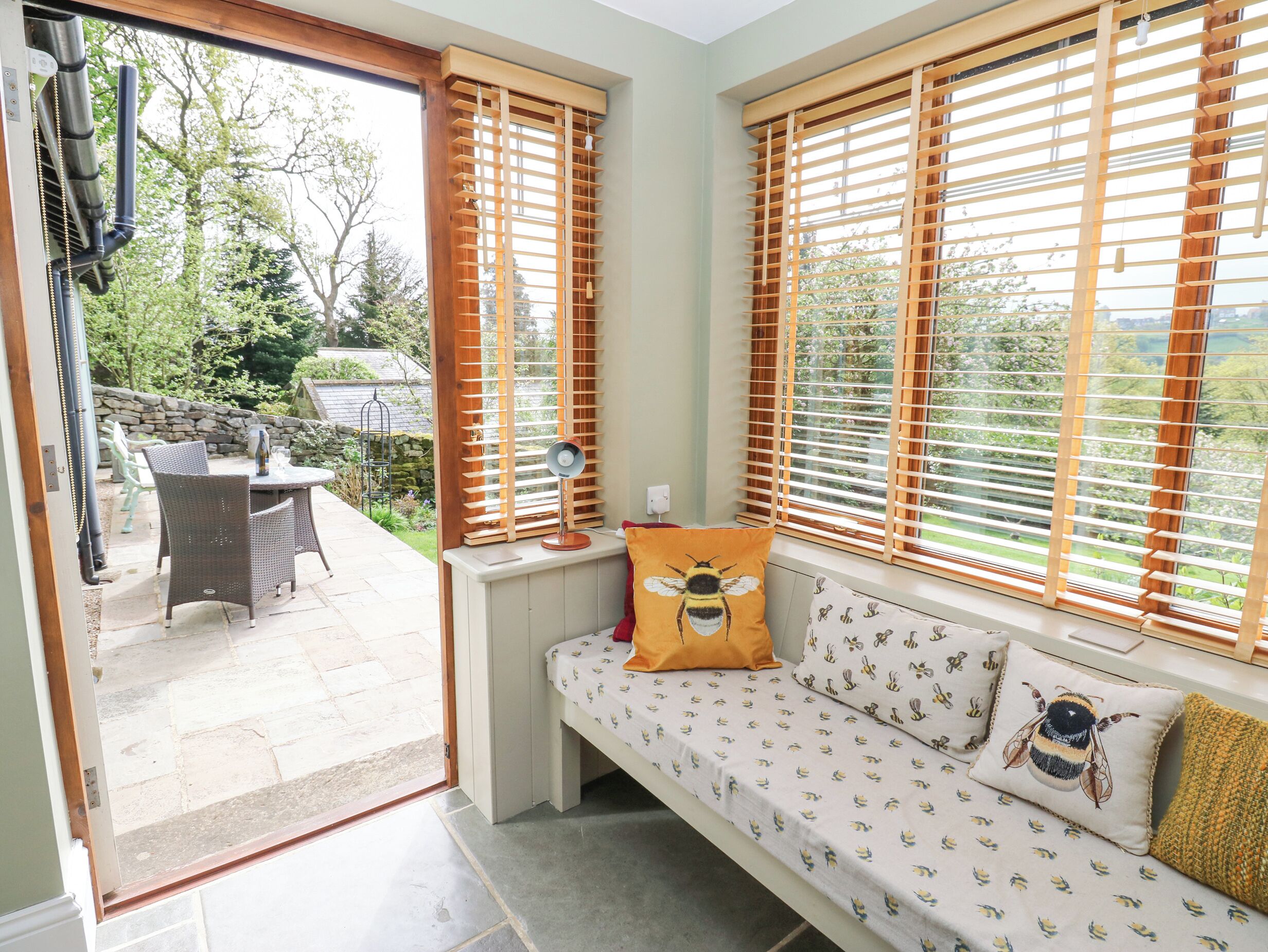 Cottage | Living area