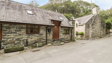 Cottage | Front of property