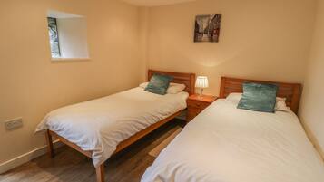 2 habitaciones, decoración personalizada y muebles diferentes