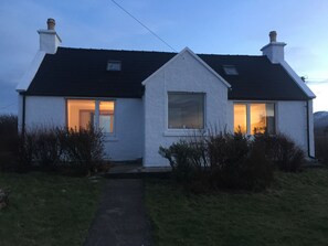 Cottage | Interior - Amber's Cottage (Staffin)