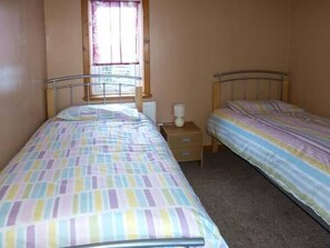 Cottage | 2 bedrooms, individually decorated, individually furnished