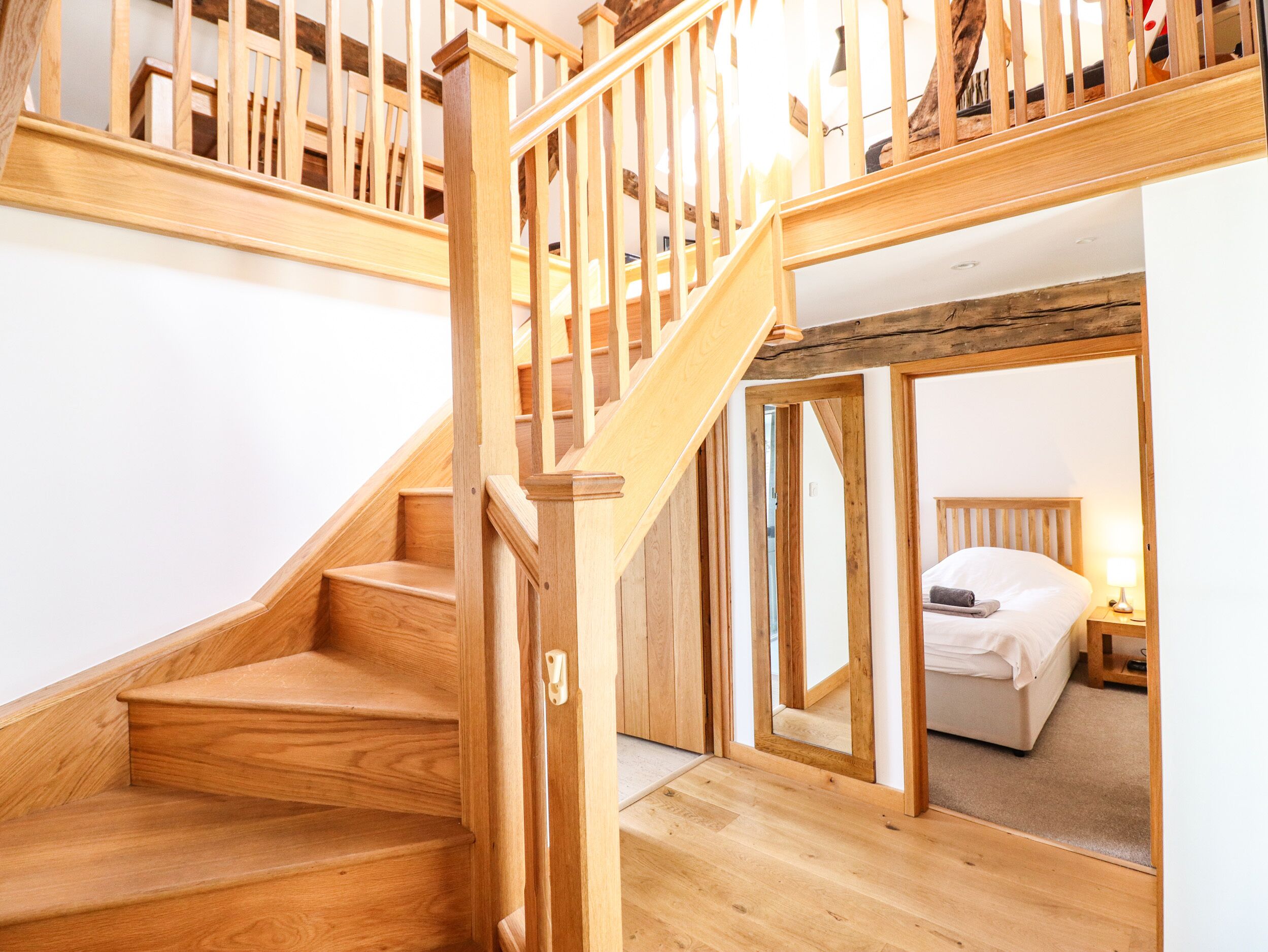 المنشأة من الداخل