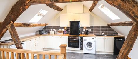 Stuga | Eget kök | Kylskåp, mikrovågsugn, spishäll och diskmaskin