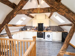 Småhus | Eget kjøkken | Kjøleskap, mikrobølgeovn, kokeplater og oppvaskmaskin