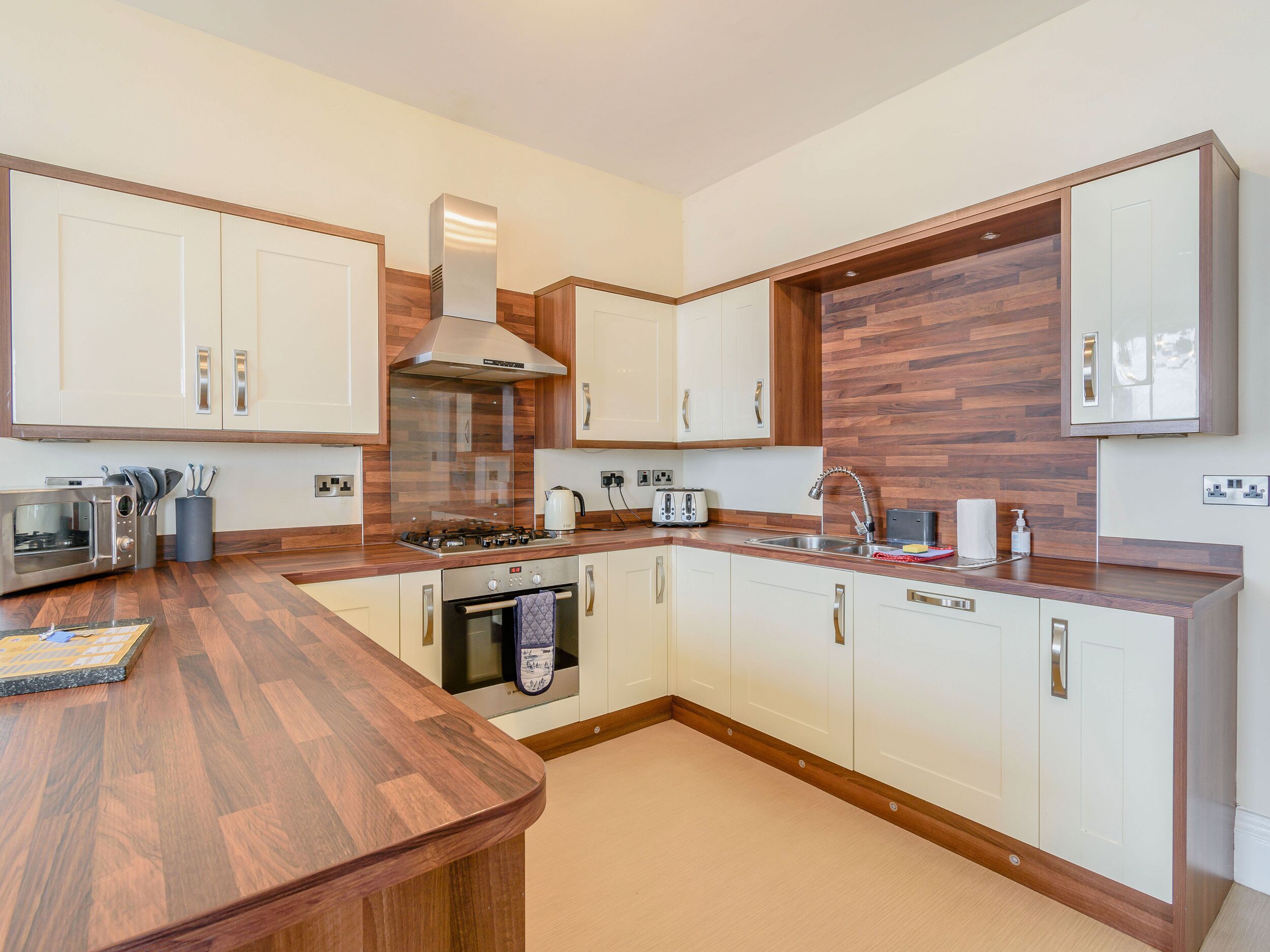 Casa de campo | Cozinha privada | Geladeira, micro-ondas, cooktop, lava-louças