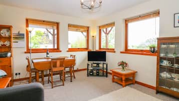 Cottage | Living room | TV, DVD player