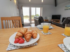 Cottage | Dining - Freeborough (Saltburn-by-the-Sea)