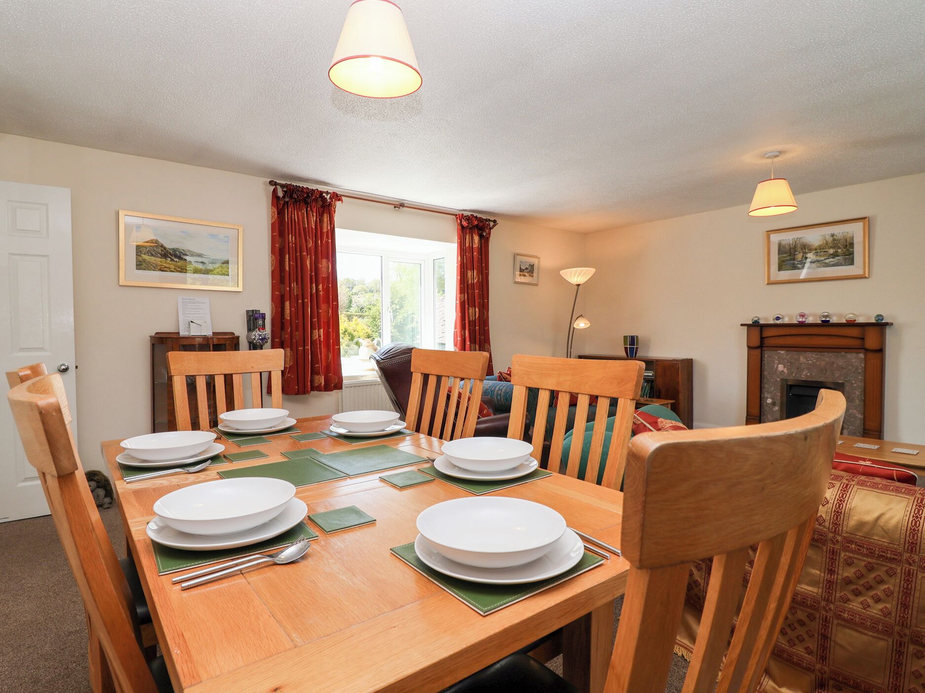 Cottage | Dining