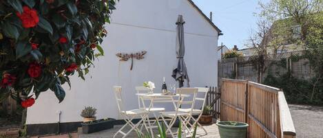 Cottage | Outdoor dining