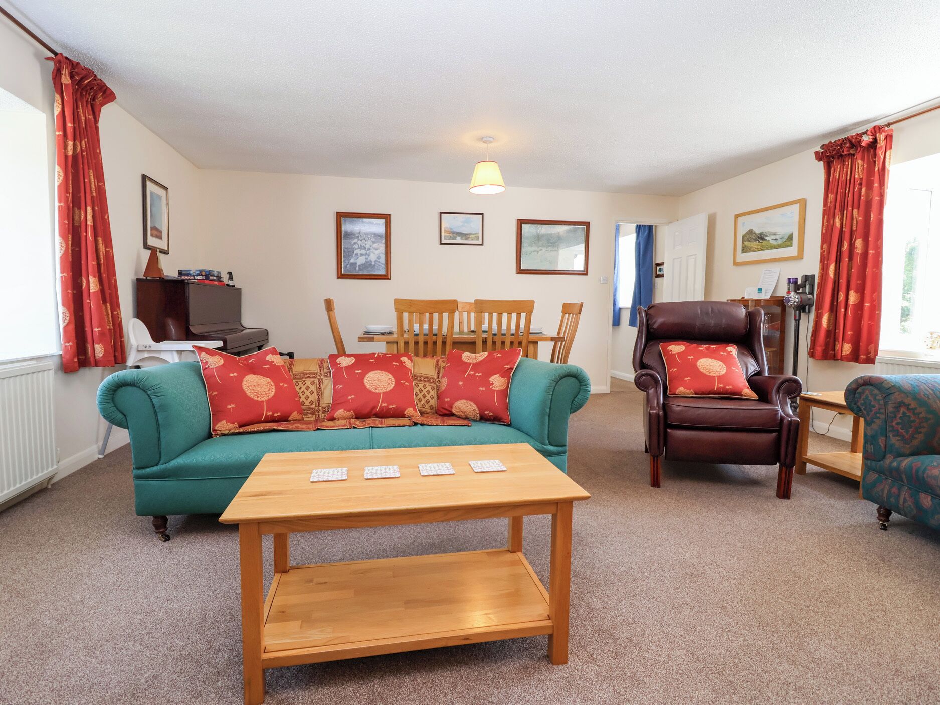 Cottage | Living area | TV, DVD player