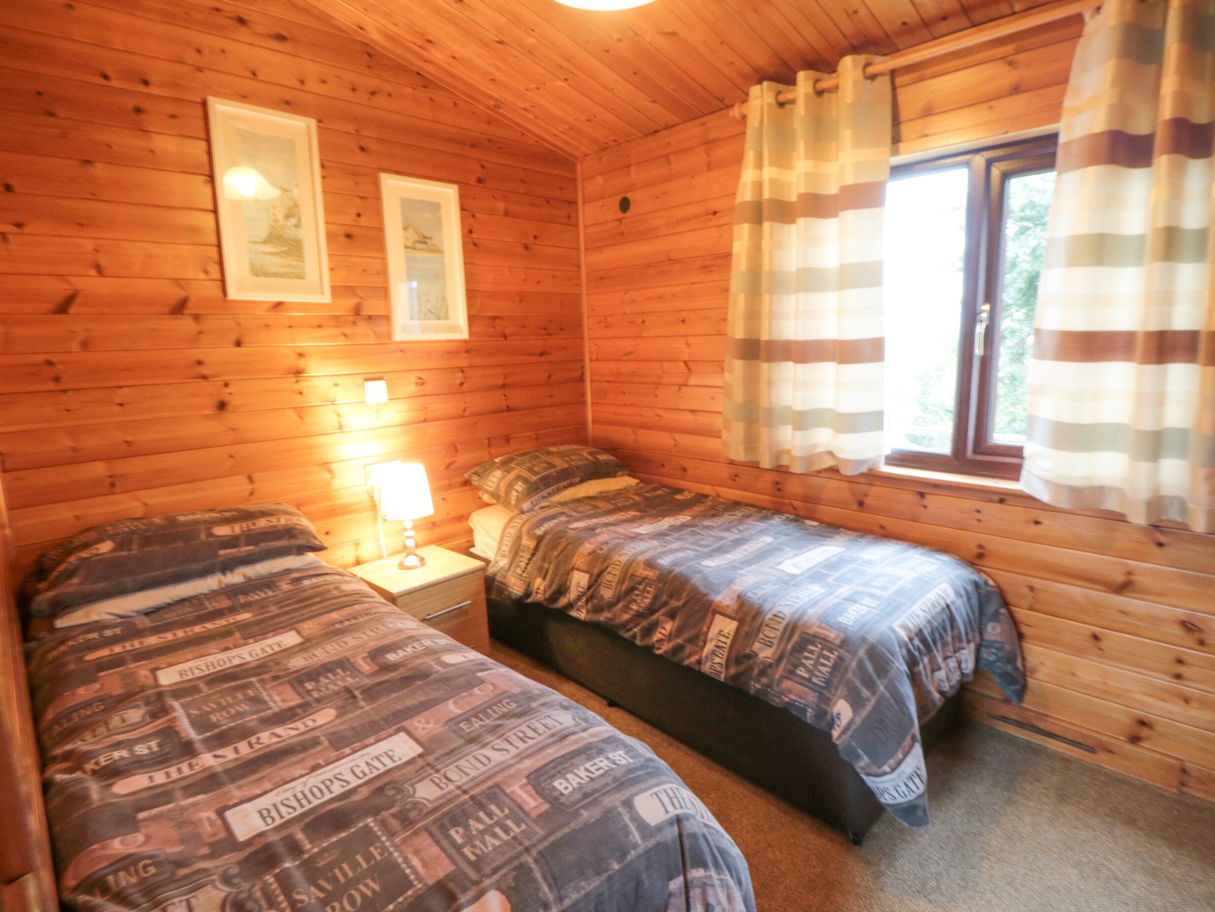 2 bedrooms, individually decorated, individually furnished, free WiFi