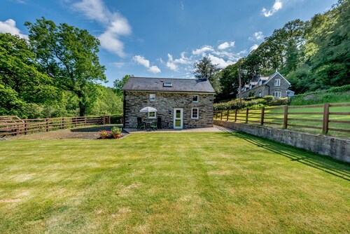 Cwmdu Cottage