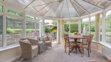Cottage | Interior
