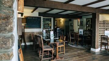 Breakfast, lunch and dinner served