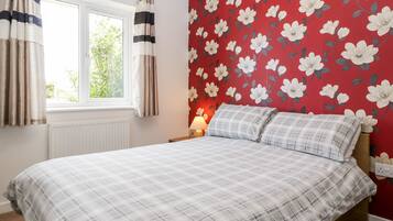 Cottage | 1 bedroom, individually decorated, individually furnished, free WiFi