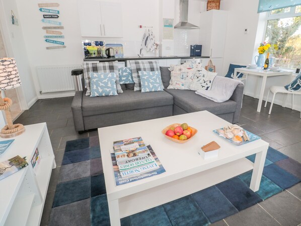 Småhus | Oppholdsrom | TV og DVD-spiller