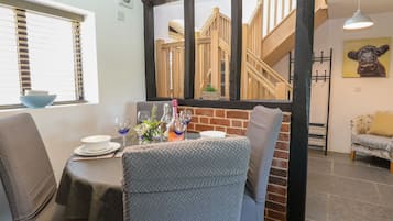 Cottage | Dining