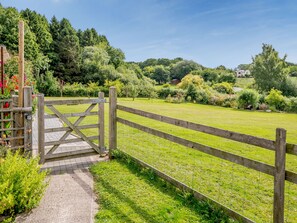Cottage | Property grounds - The Stable @ Rose Cottage (Lydney)