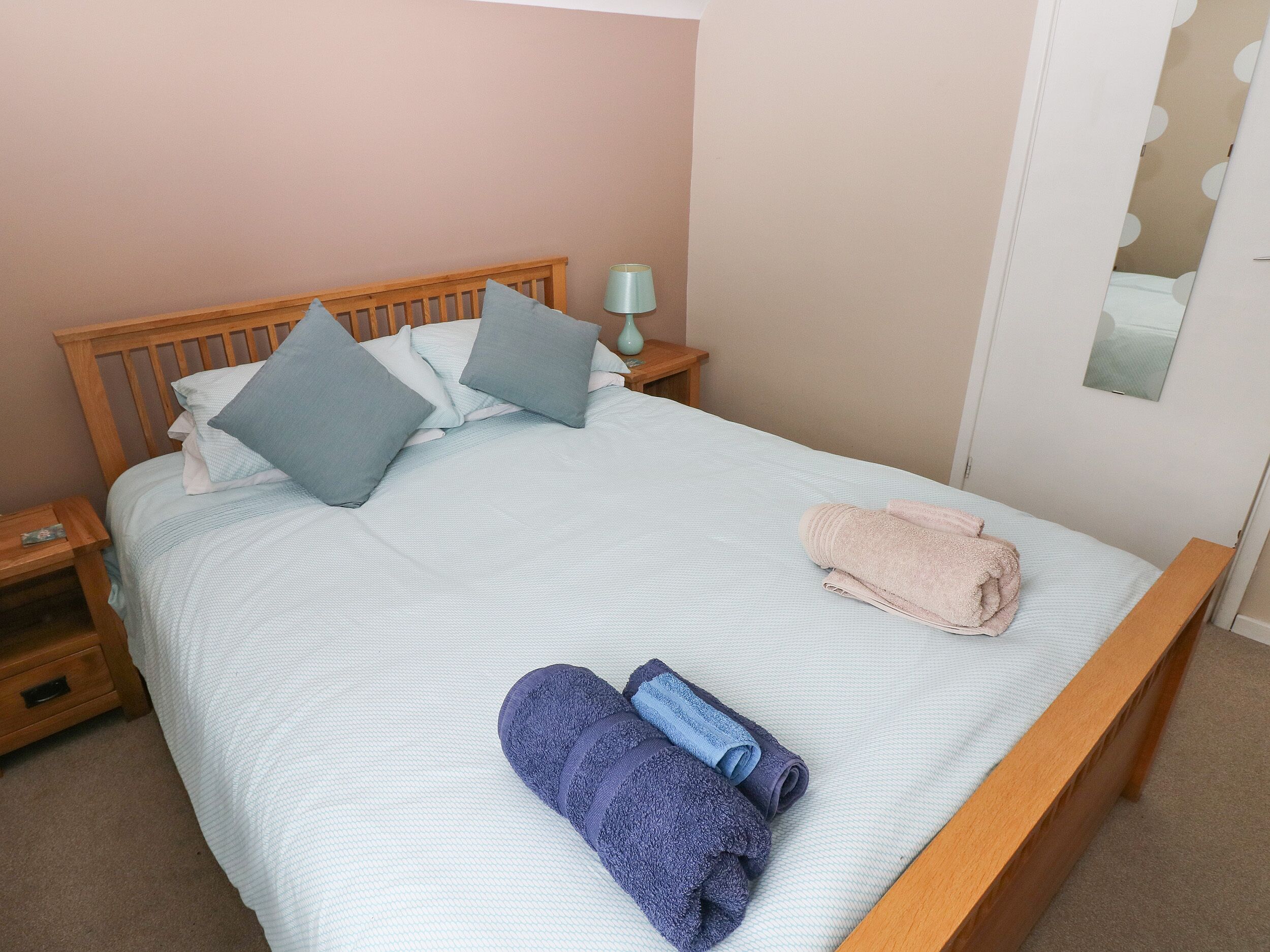 Cottage | 2 bedrooms, individually decorated, individually furnished, free WiFi