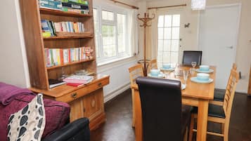 Cottage | Interior