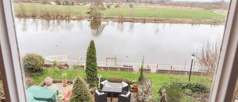 Cottage | Property grounds
