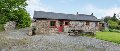 Cottage | Front of property