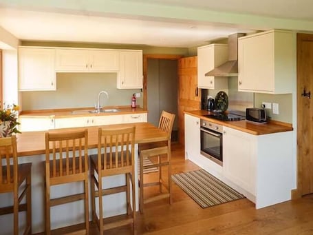 Cottage | Interior