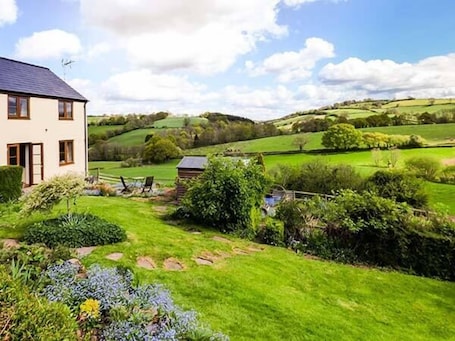 Cottage | Interior. Glebe Farm Cottage