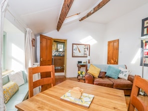 Cottage | Dining