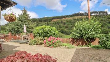 Cottage | Property grounds