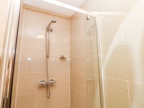 Cottage | Bathroom | Shower - Broadway Barn (Buxton)