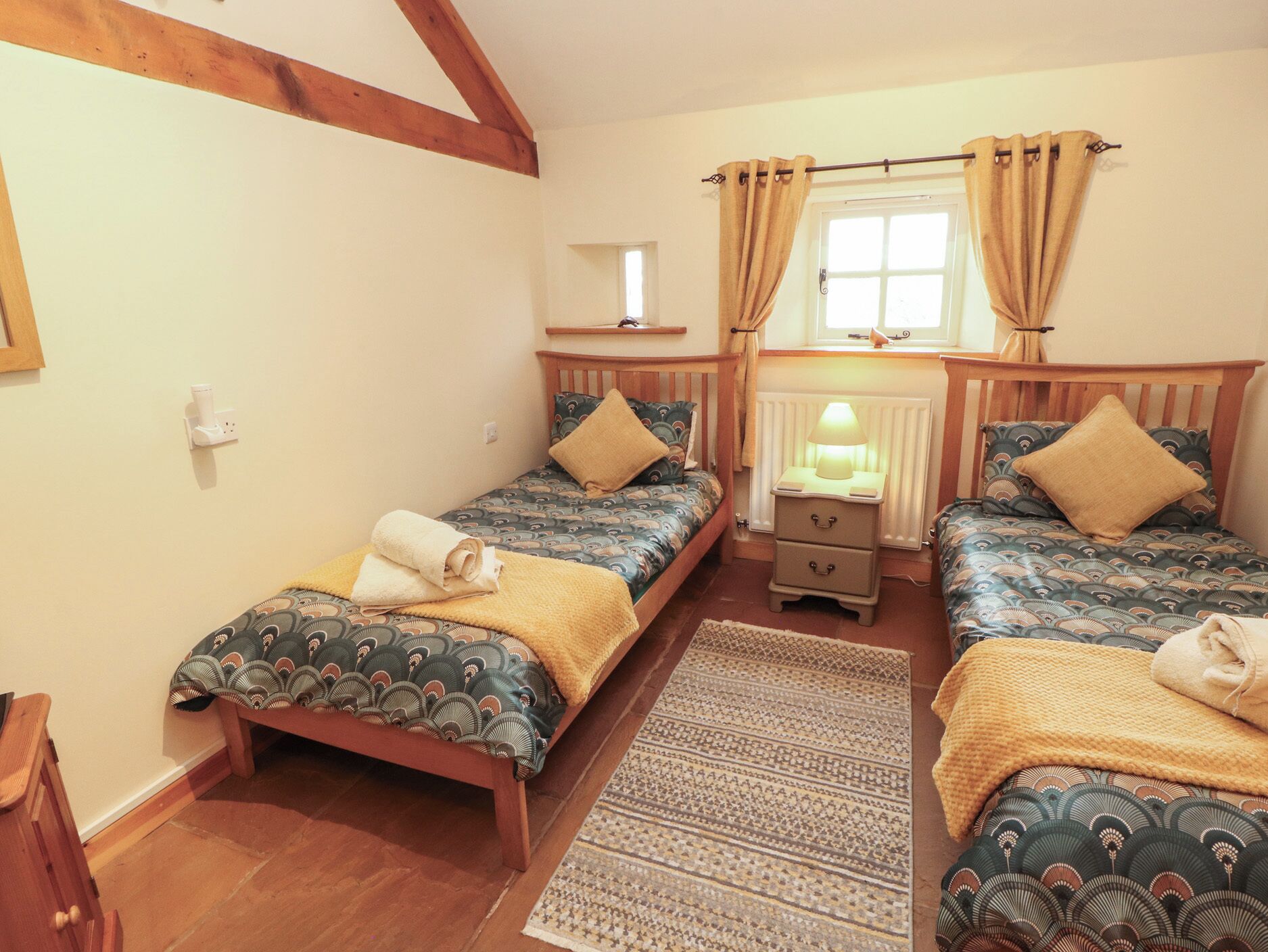 Cottage | 2 bedrooms, individually decorated, individually furnished, free WiFi