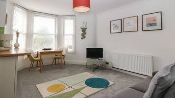 Cottage | Living area | TV