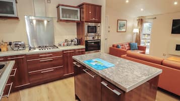 Cottage | Cuisine privée | Réfrigérateur, micro-ondes, lave-vaisselle, bouilloire électrique