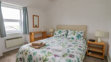 Cottage | 2 bedrooms, free WiFi, individually decorated, individually furnished
