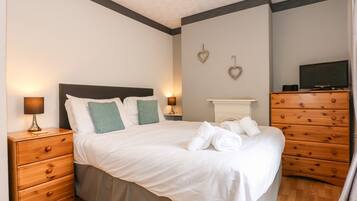 Cottage | 3 bedrooms, individually decorated, individually furnished, free WiFi