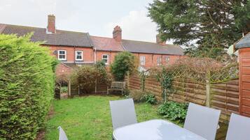 Cottage | Outdoor dining