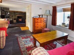 Living room - Milk Wood Cottage (Carmarthen)