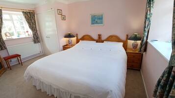 Cottage | 1 bedroom, individually decorated, individually furnished, free WiFi