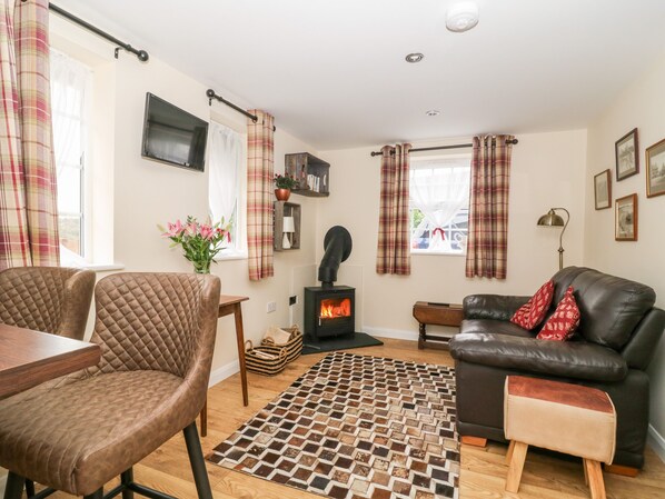 Småhus | Oppholdsrom | TV og DVD-spiller