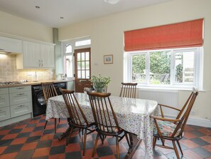 Cottage | Dining